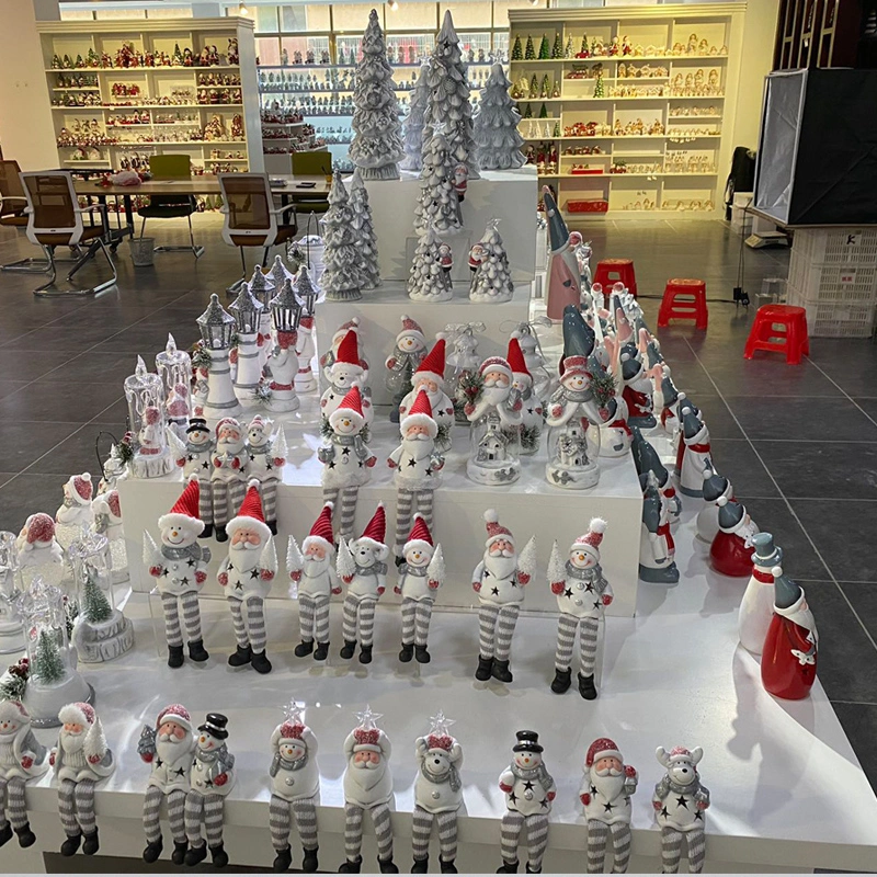 Factory Sales Ceramic Festival Craft Santa Claus with LED Light for Christmas Decoration